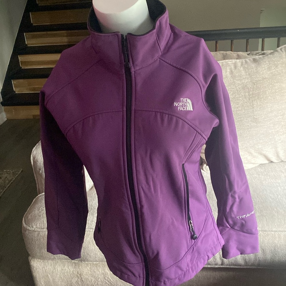 Women’s North Face jacket